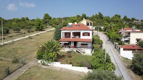 Rain Apartments: Traditional Villa with Sea View