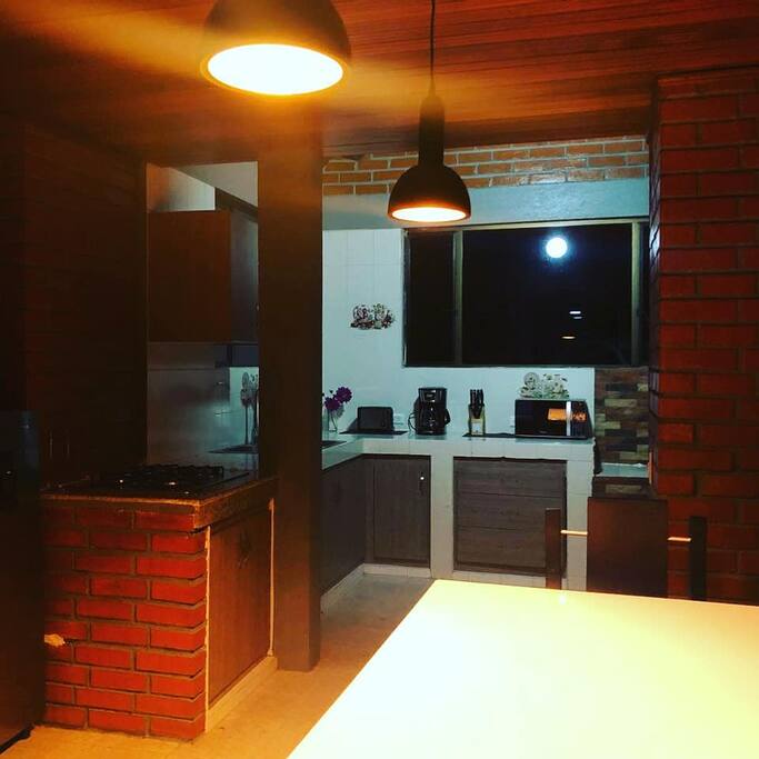 Cocina amplia, totalmente equipada.