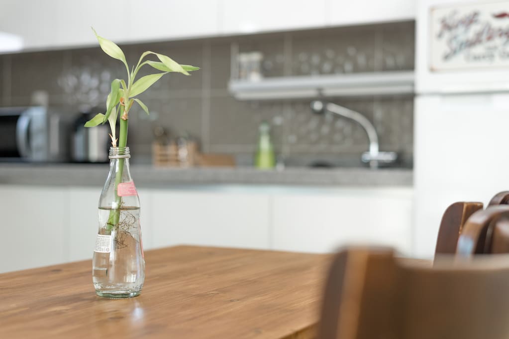Kitchen & Dining table
