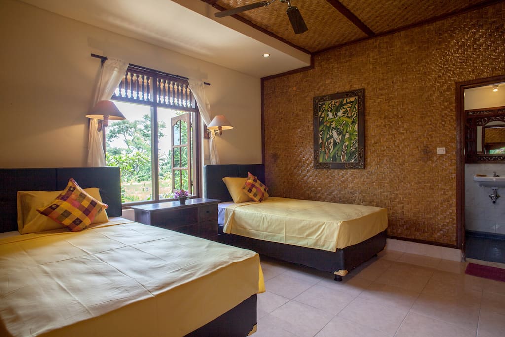 Twin Bedroom with A/C and ceiling fan