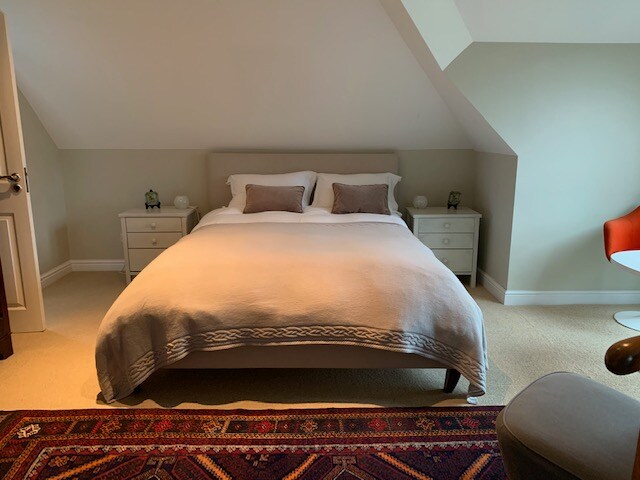 غرفة النوم 4 (سرير بمقاس كبير): إطلالات على النهر والقلعة والكاتدرائية