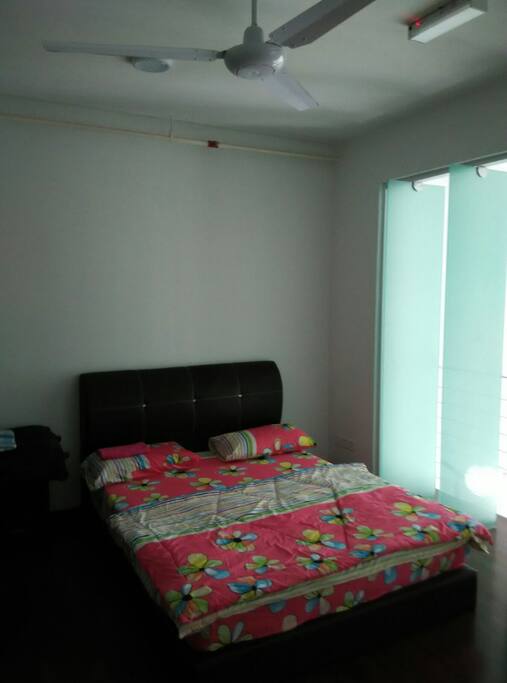 Queen size bed