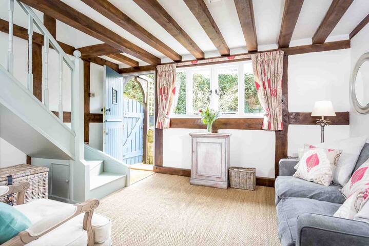 Castle Mews, Cirencester