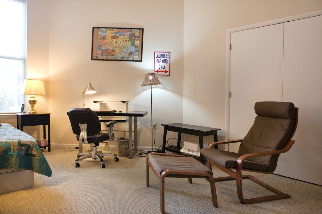 Another shot of the bedroom.