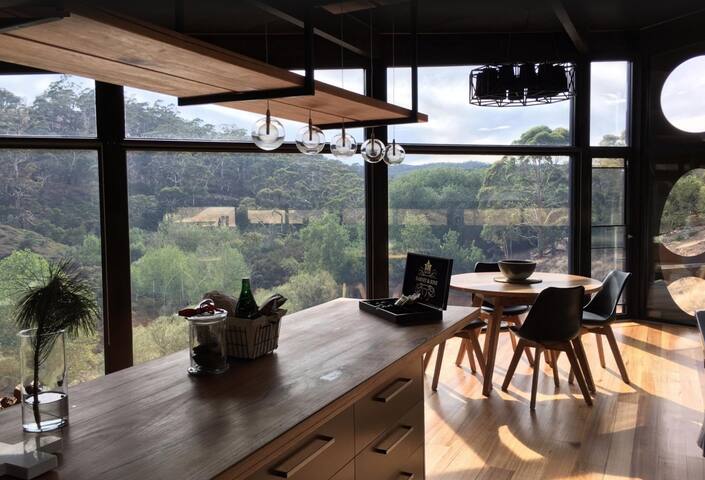 CLIFFTOP AT HEPBURN (EVOKE) - Australia's No.1