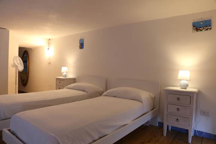 საძინებელი 1