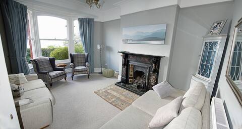 Top performing Airbnb: Perfect for a Family gathering in Snowdonia. in Islaw'r Dref, Friog