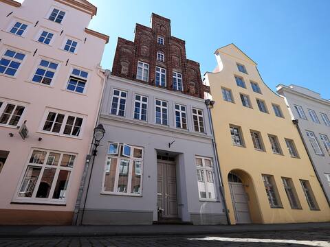 Apartment in time-honored old town house  (110)