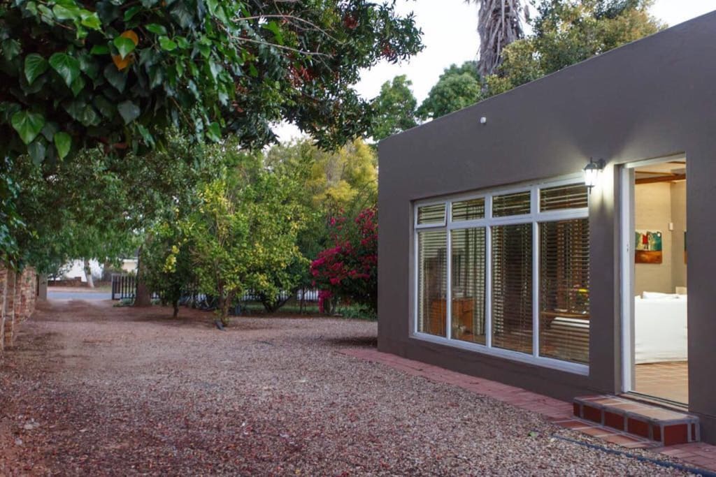 Private guest entrance