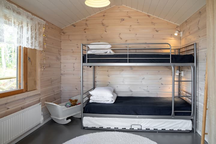 Aitta 1: Bunk bed (width 90 cm) and an extra bed (width 90 cm)