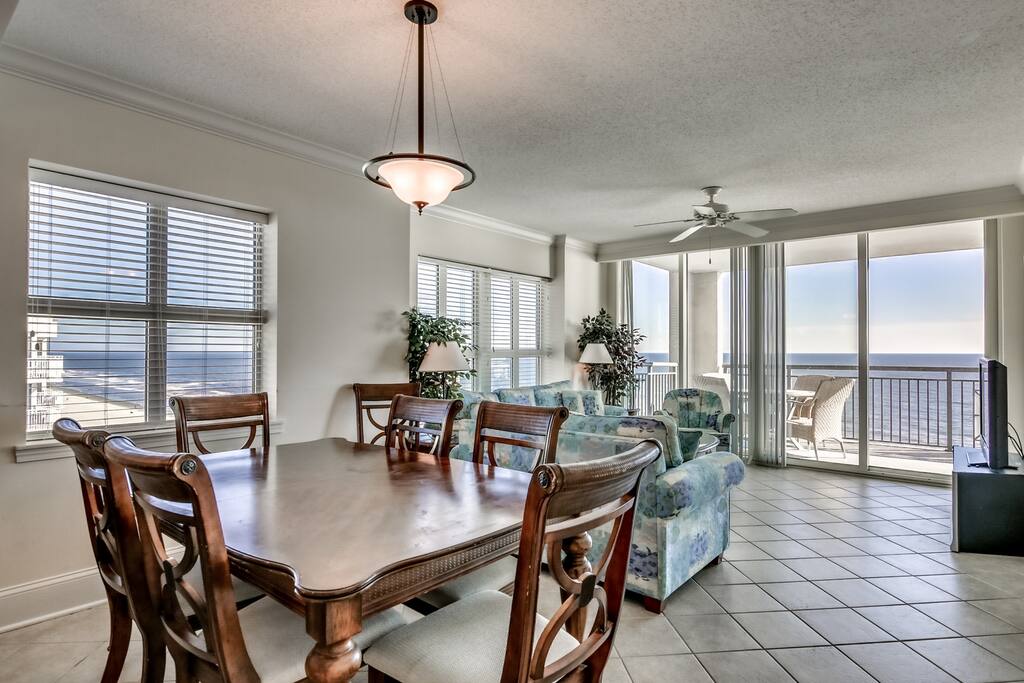 Dining Room,Indoors,Room,Chair,Furniture