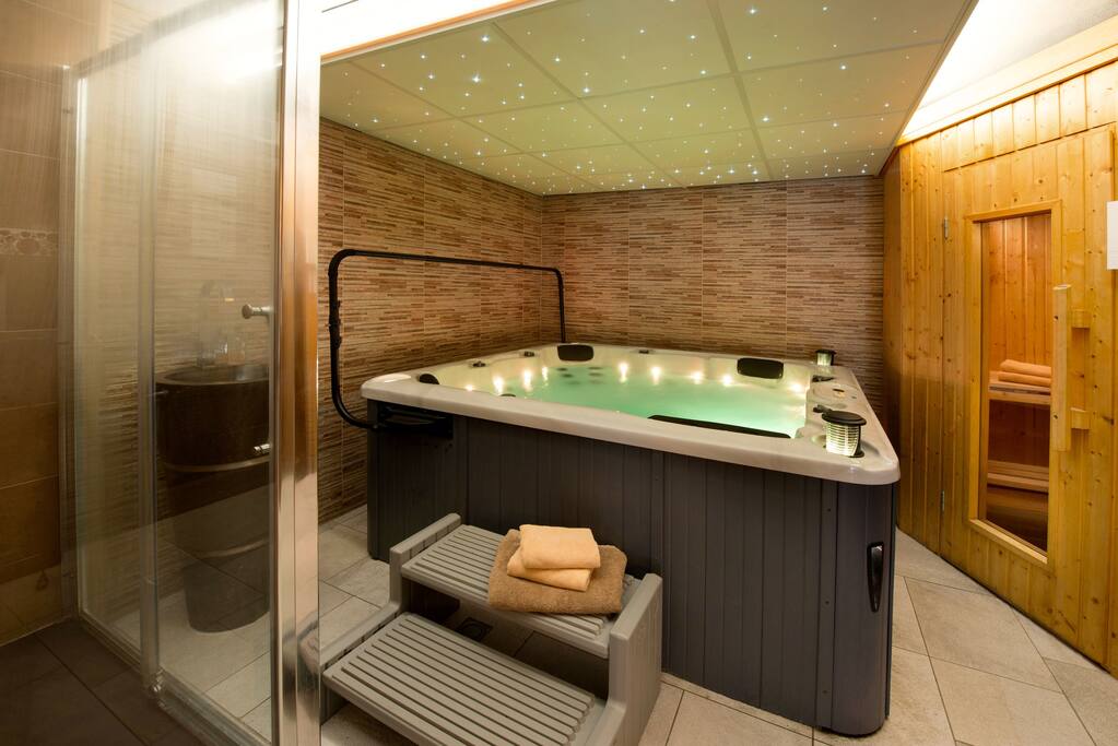 Spa room with sauna, starlight ceiling and inbuilt speakers.