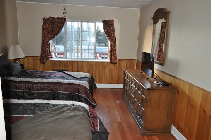 Брачен и двоен XL и тавански вентилатор.