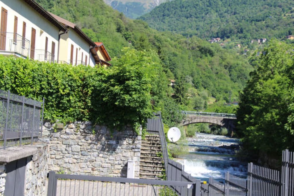 Casa verso il fiume