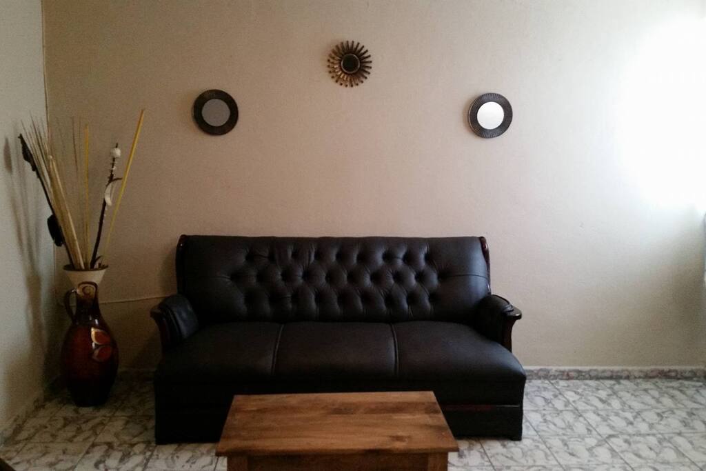 Living Room upper floor/ Sala de descanso en el segundo piso