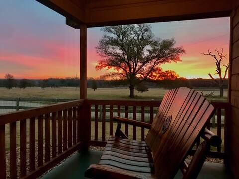 Private Country Getaway Cabin on 100 acres!