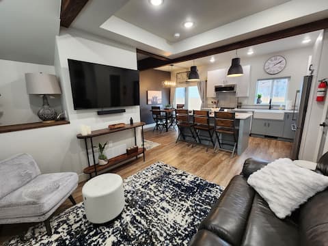 Popular Airbnb listing: Pretty Cool Crib-No cleaning fee in Helena