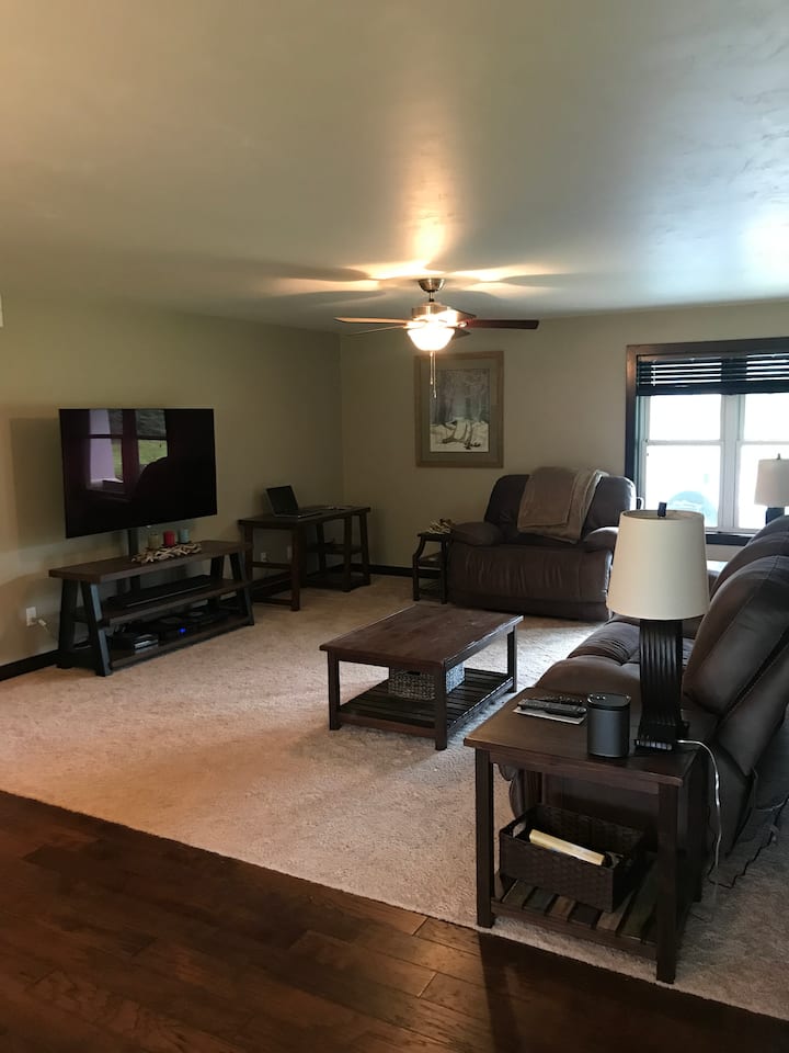Oshkosh Rental (Minutes From Eaa) - Oshkosh, WI