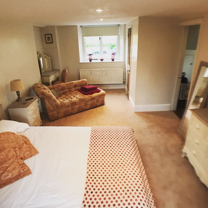 Bedroom and ensuite
