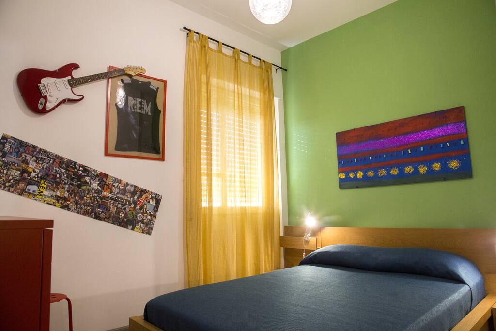 Letto e finestra
