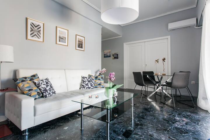 Plaka’s Masterpiece3BDR/2Bath HotTub&AcropolisView gallery image 2