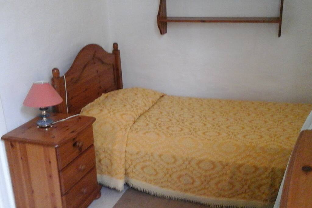 Single bedroom