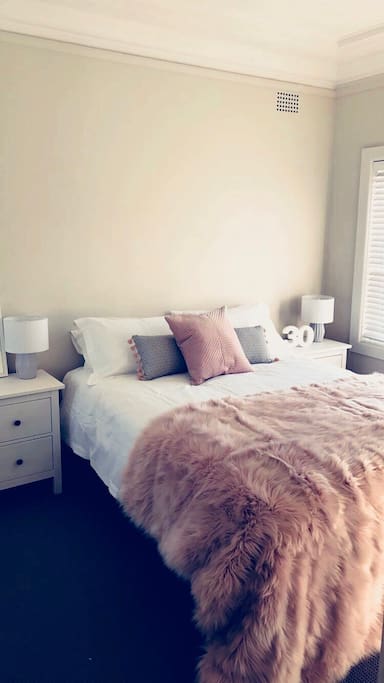 2nd bedroom