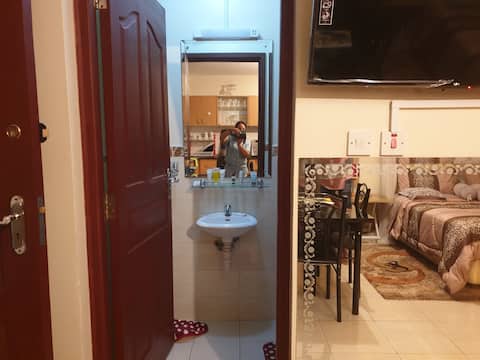 Stunning Apartment with Free Wifi, Washer & Drier