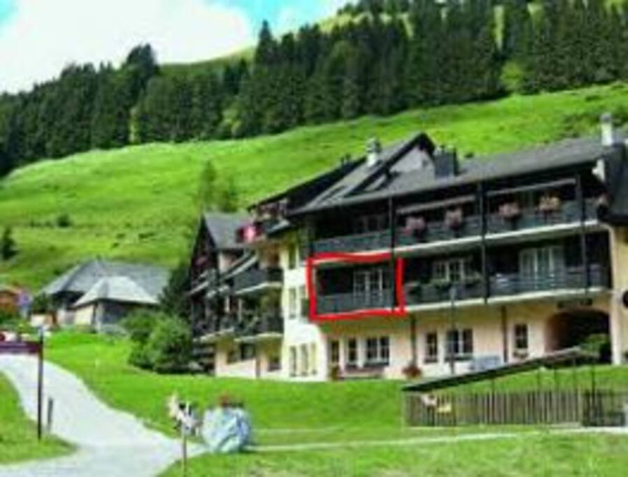 Apartment marked in red, on 1.Floor