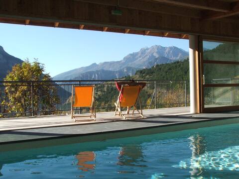 Large cottage, indoor pool, great view