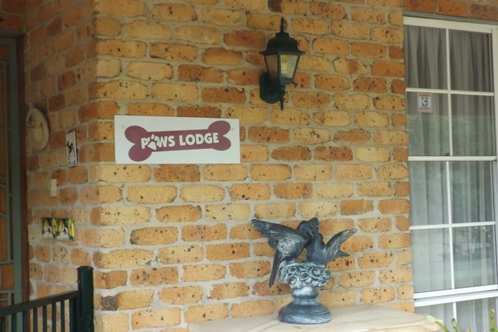 Villa Paws Lodge