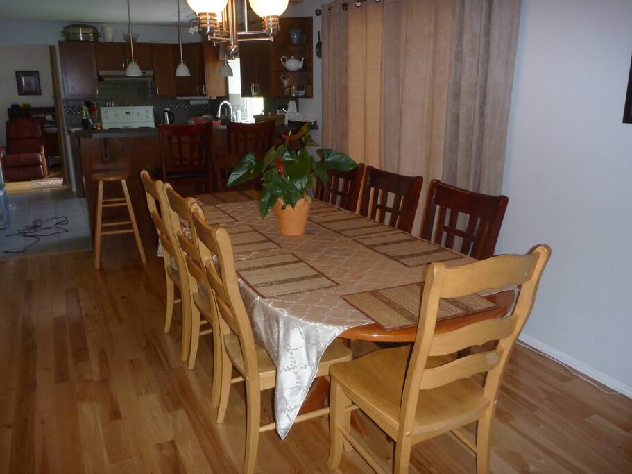 Dining Room - with room to add table for 6 more people