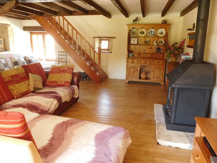 Chatenet Stone Cottage Sleeps 2 With Pool - Francia