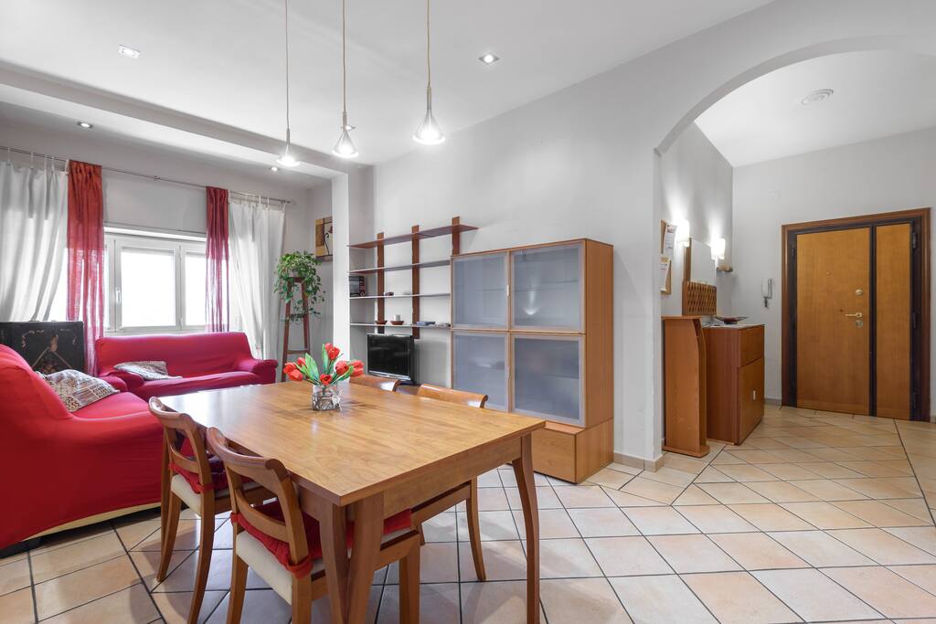 Il salone e la zona pranzo