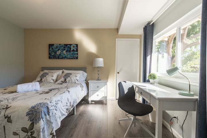 Suita kryesore me krevat dopio "queen"