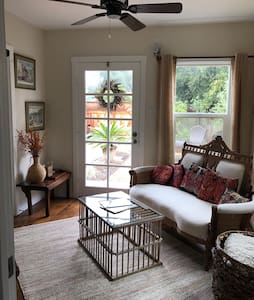 Casa Shangri-La  Bungalow & Bunkhouse (Sleeps 1-6)