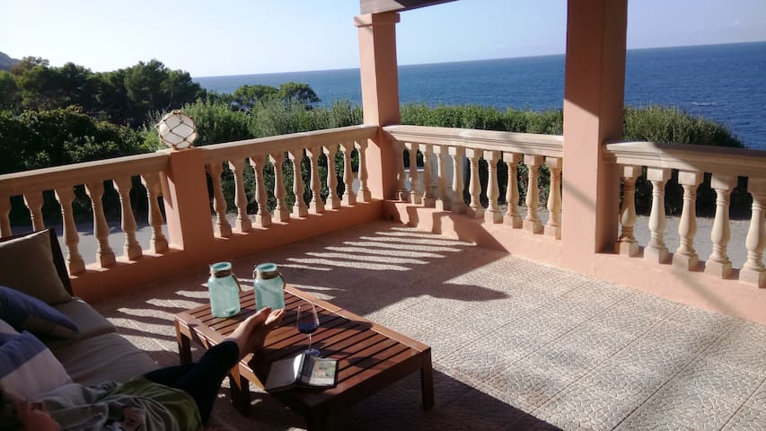 Can Llorens- exclusive seafront location!