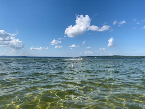 Lakefront Cottage with Stunning Views
