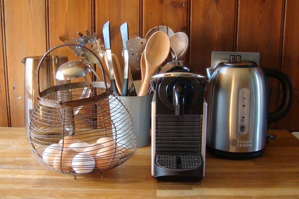 Well equipped kitchen, with nespresso machine and fresh eggs available from our hens