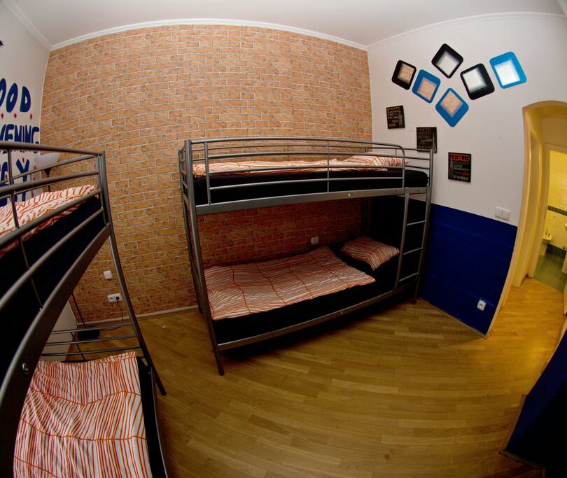 4 beds mixed dorm
