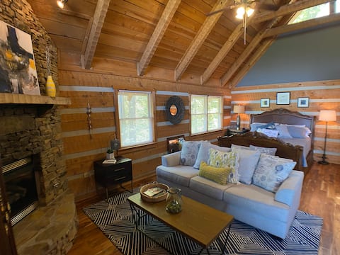 Mountaintop Smoky Mountain Cabin With Amazing View