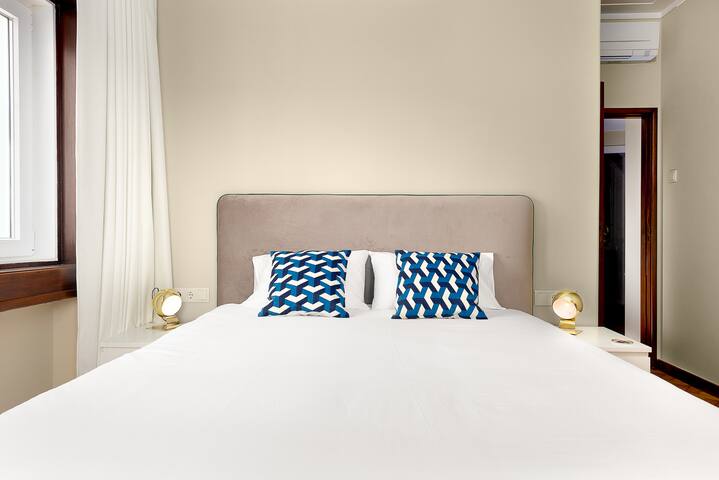 5 bedrooms 3bathrooms Bonjardim views apartment gallery image 2