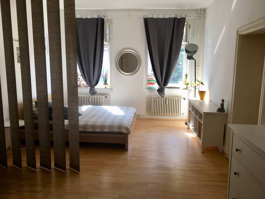 Bedroom / Schlafzimmer