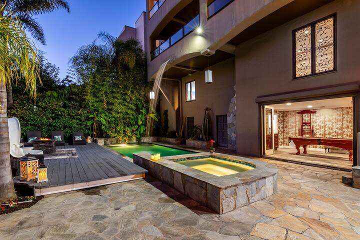 Hike Canyon Swim Heated Pool Relax in Spa/Sauna gallery image 2