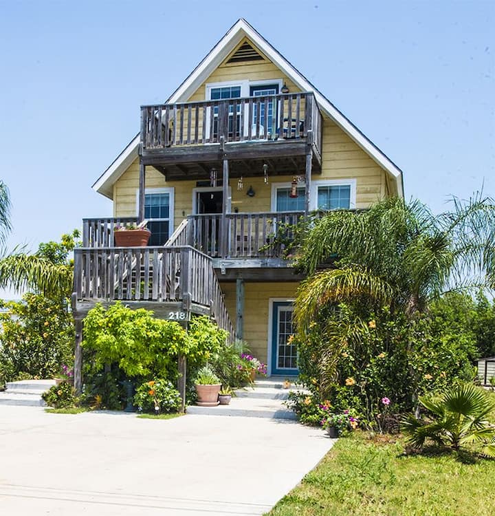 Island Time Up Close To Everything In Old Town - Port Aransas Beach, TX