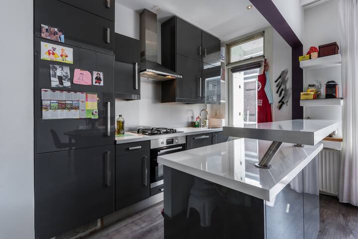 DUPLEX APARTMENT WITH ROOFTOP DE PIJP gallery image 2