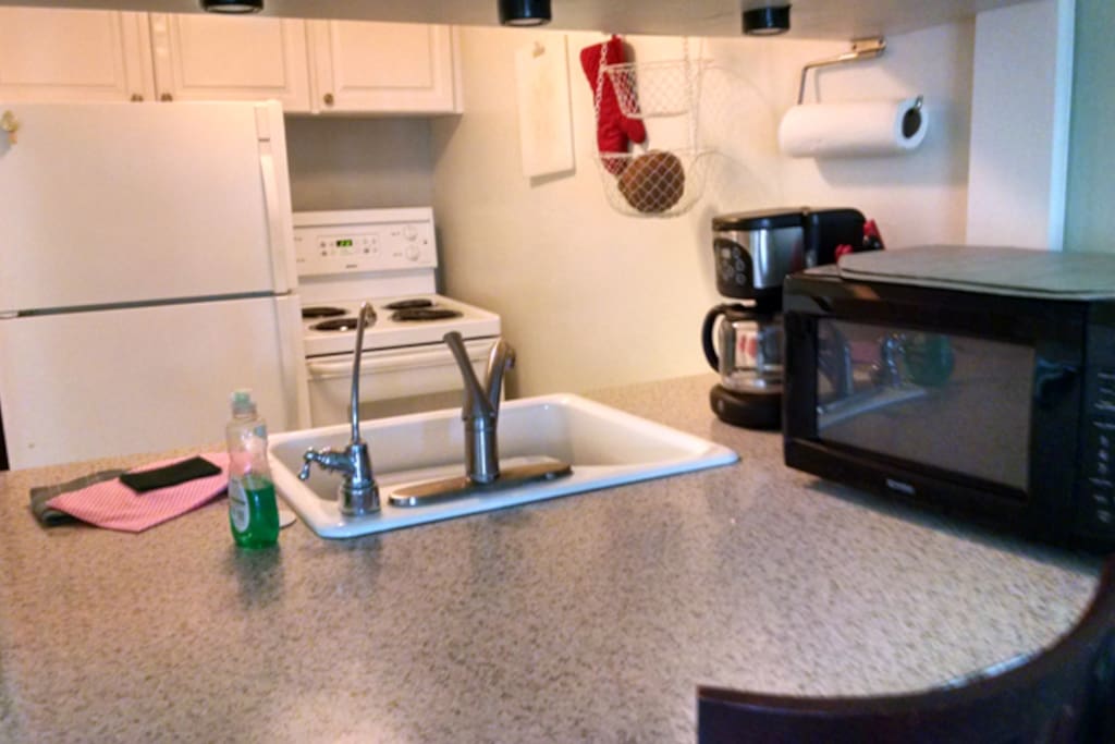 Kitchen/Breakfast Bar