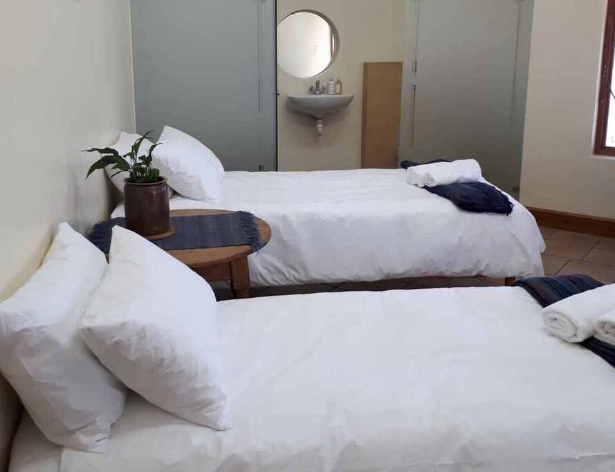 The Vine - Open plan - en-suite bathroom