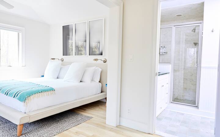 Master bedroom (king bed) + en suite marble bath with walk-in shower