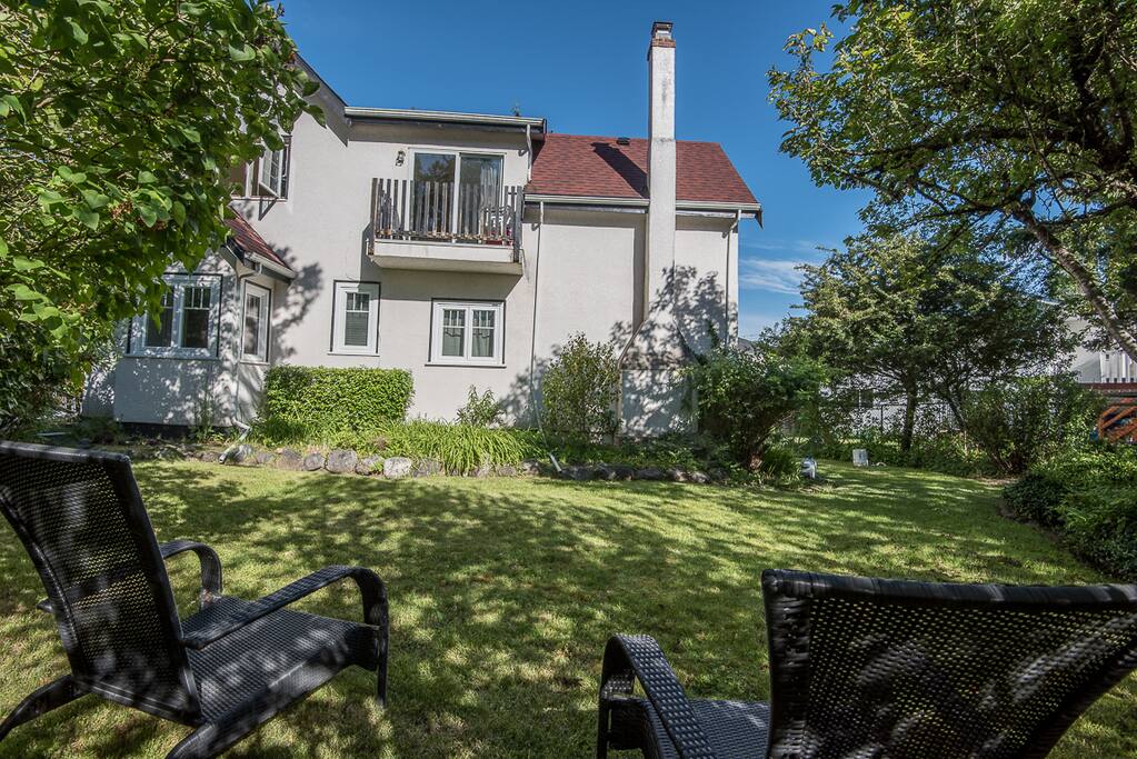 View of the apartment from the yard